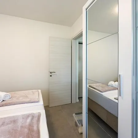 Apartment Pablo In Podstrana